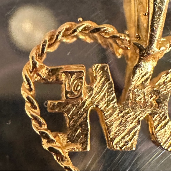 14K Solid Gold Heart Love Pendant - Picture 3 of 4